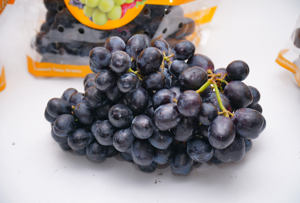 TERRISA Classic Australian Black Grapes